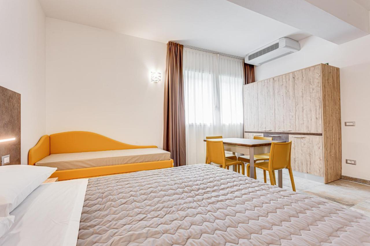 Hotel Belturismo Bellaria-Igea Marina Esterno foto