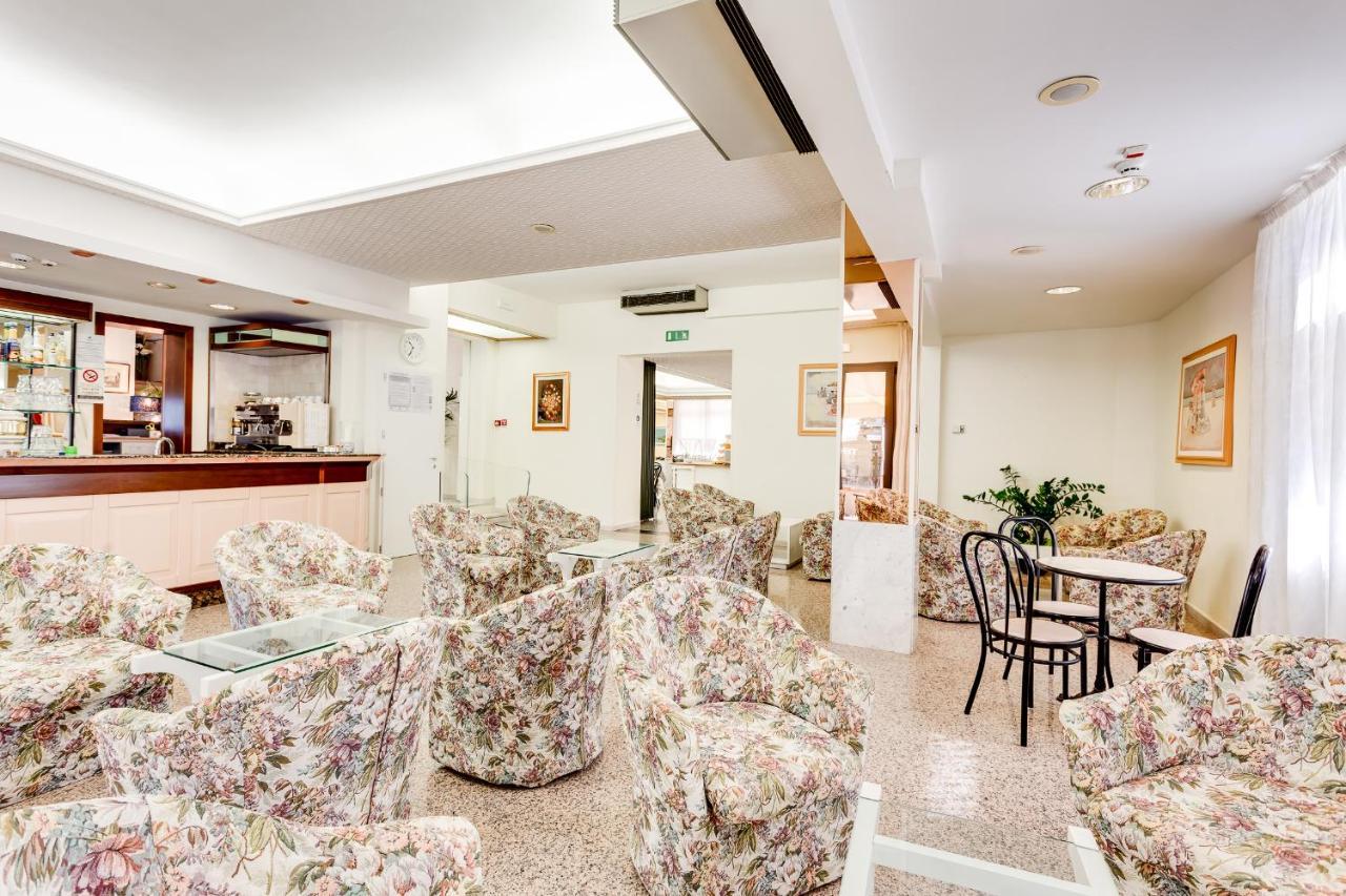 Hotel Belturismo Bellaria-Igea Marina Esterno foto