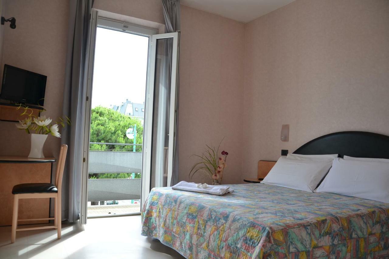 Hotel Belturismo Bellaria-Igea Marina Esterno foto