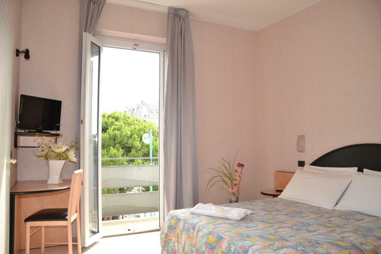 Hotel Belturismo Bellaria-Igea Marina Esterno foto